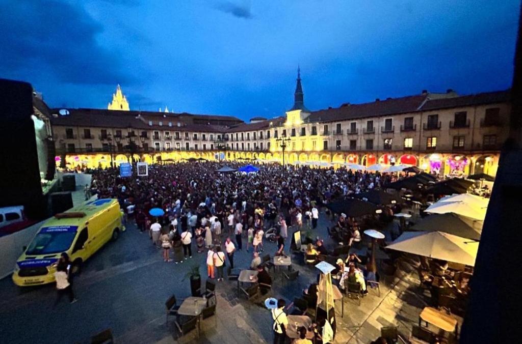 Arquitecto De La Vida- Plaza Mayor Леон Екстер'єр фото