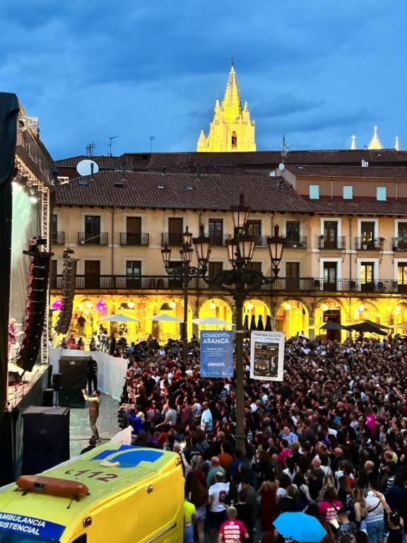 Arquitecto De La Vida- Plaza Mayor Леон Екстер'єр фото