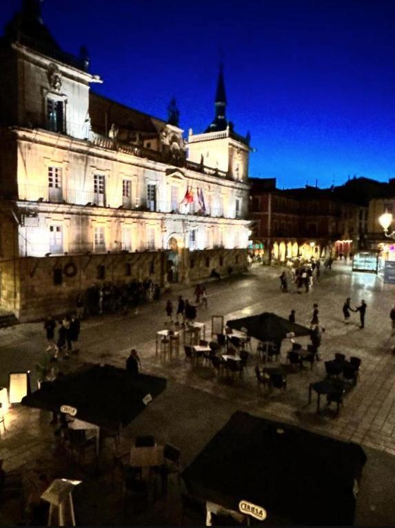 Arquitecto De La Vida- Plaza Mayor Леон Екстер'єр фото