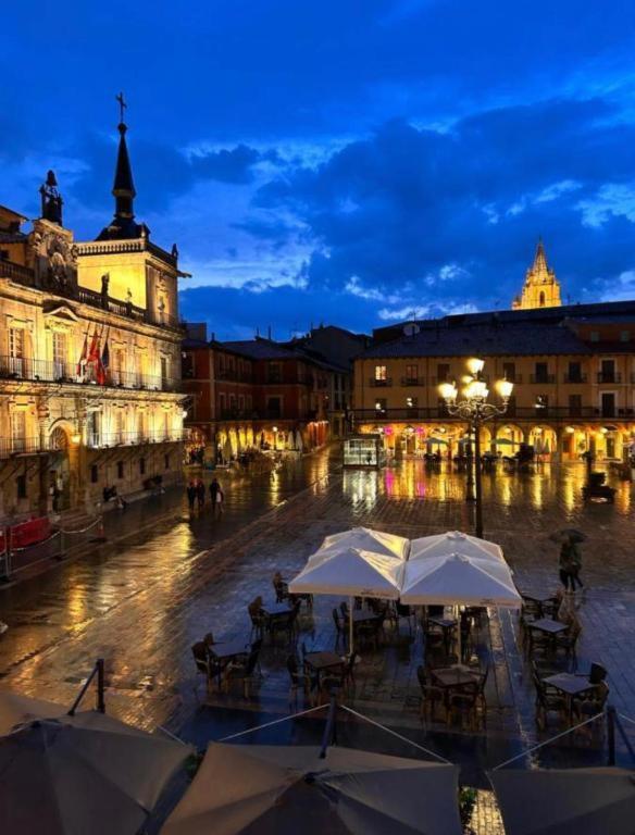 Arquitecto De La Vida- Plaza Mayor Леон Екстер'єр фото